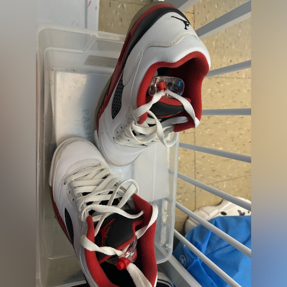 Jordan’s - Picture 2 of 3
